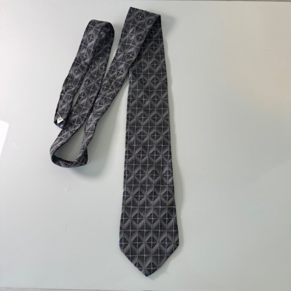 WILKE RODRIGUEZ Geometric Pattern Silk Mens‎ Necktie Made in USA